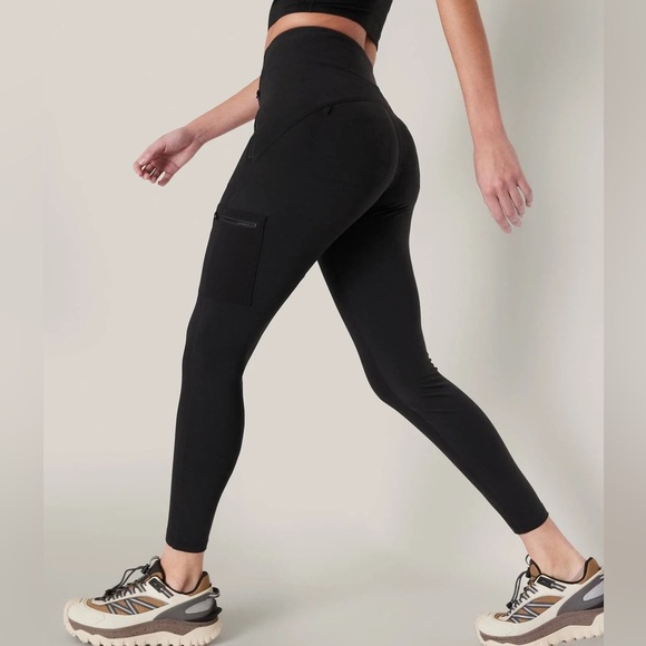 NWOT Athleta Headlands Hybrid Cargo Tights, Black Size 8 - Picture 2 of 12